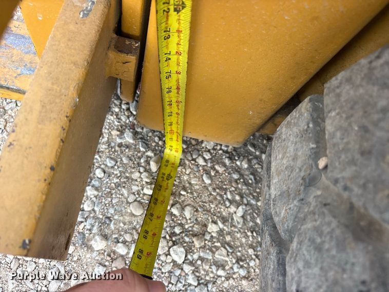 image for item YA4681 2010 Allis-Chalmers C40 forklift
