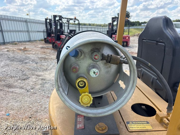 image for item YA4681 2010 Allis-Chalmers C40 forklift