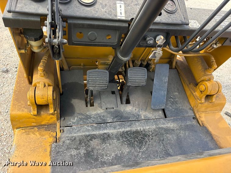image for item YA4681 2010 Allis-Chalmers C40 forklift