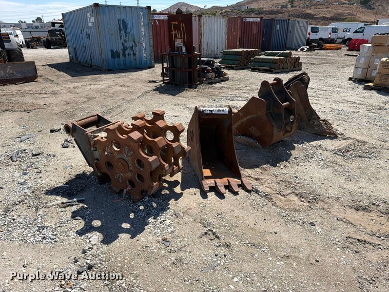 image for item YA4697 Excavator attachments