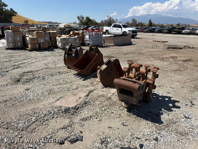 image for item YA4697 Excavator attachments