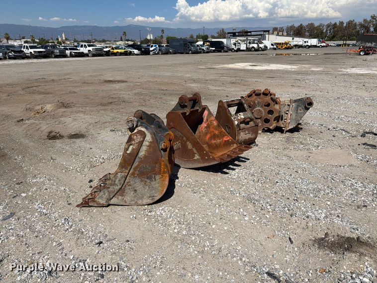 image for item YA4697 Excavator attachments