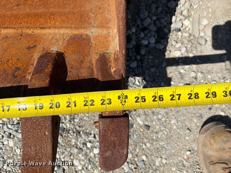 image for item YA4697 Excavator attachments