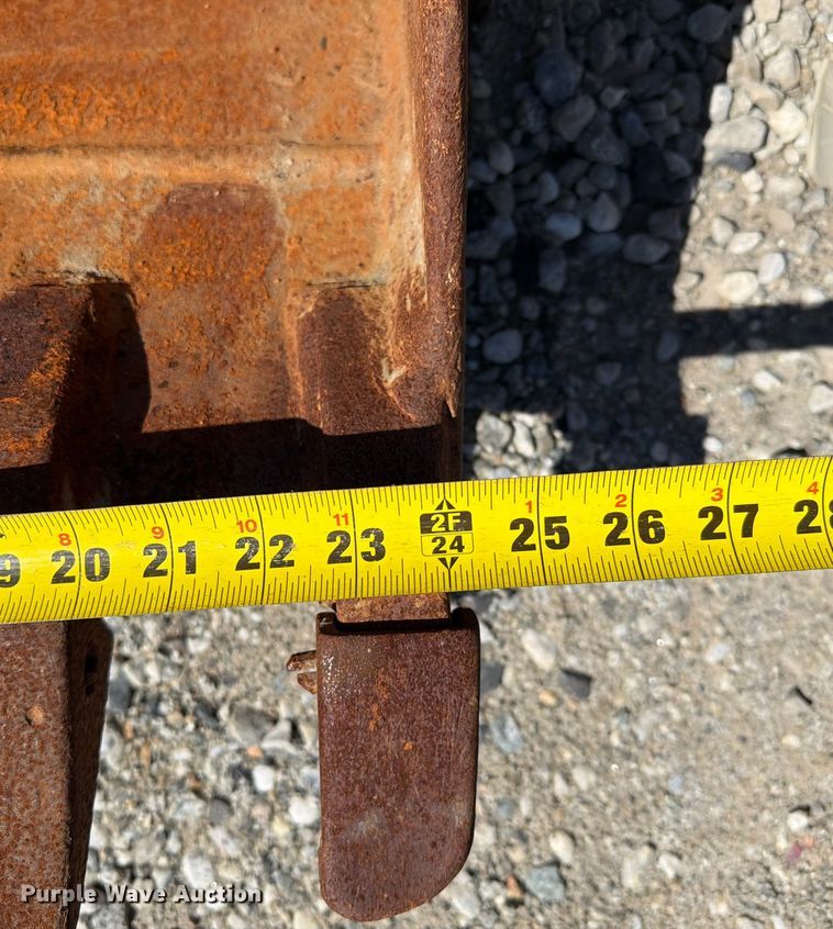 image for item YA4697 Excavator attachments