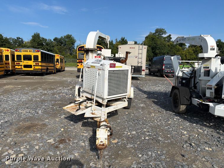 image for item YA4955 2016 Bandit 200UC wood chipper