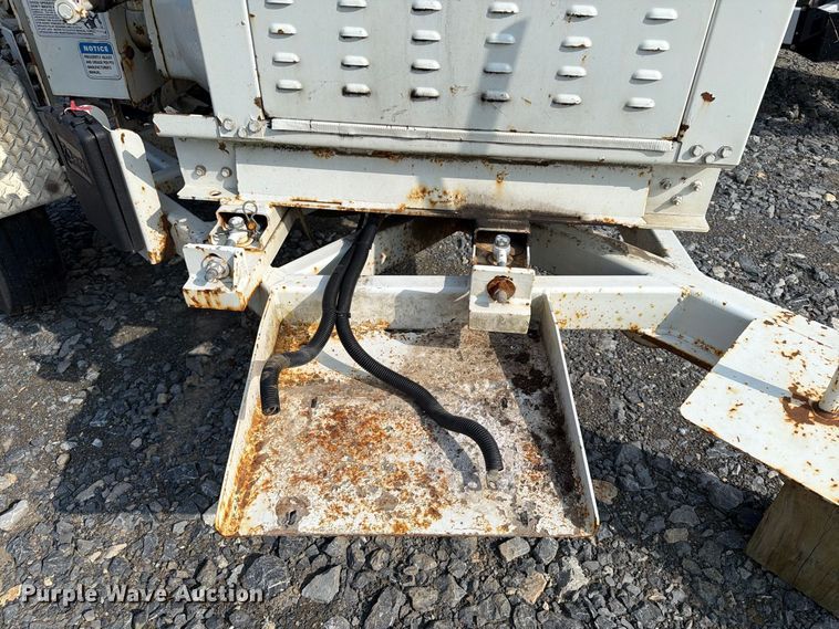 image for item YA4955 2016 Bandit 200UC wood chipper