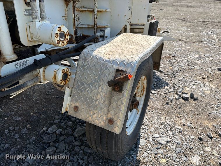 image for item YA4955 2016 Bandit 200UC wood chipper