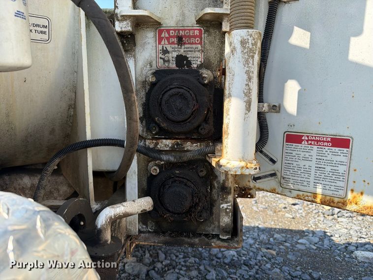 image for item YA4955 2016 Bandit 200UC wood chipper