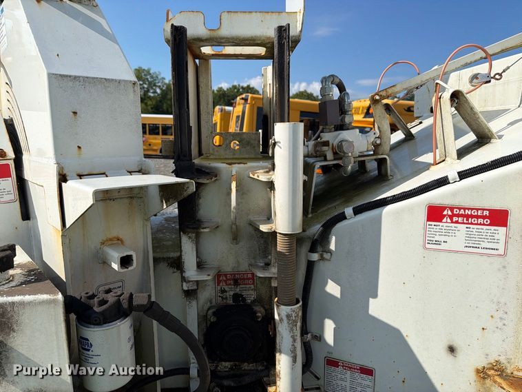 image for item YA4955 2016 Bandit 200UC wood chipper