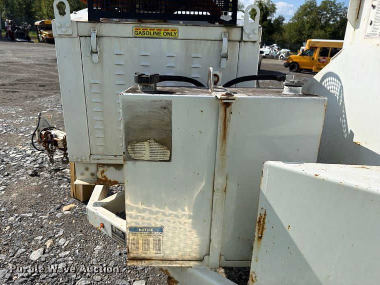 image for item YA4955 2016 Bandit 200UC wood chipper