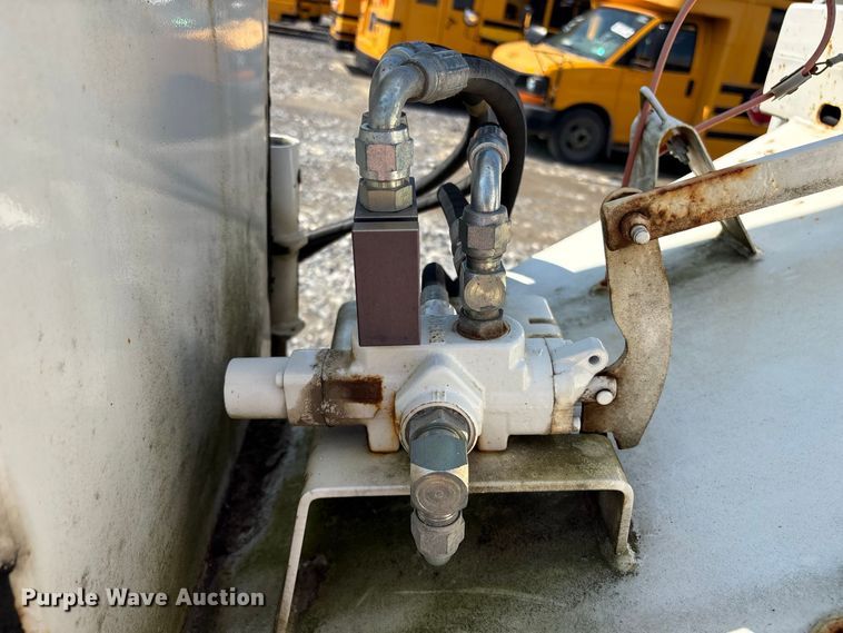 image for item YA4955 2016 Bandit 200UC wood chipper