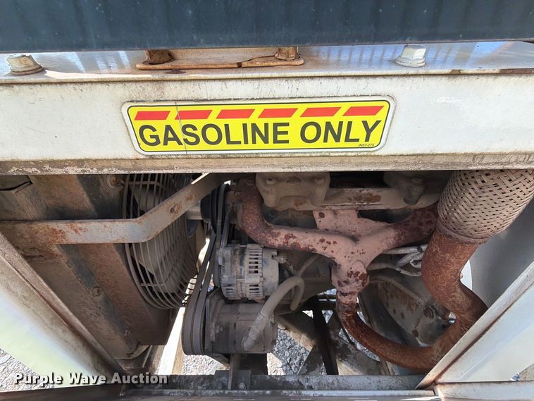 image for item YA4955 2016 Bandit 200UC wood chipper