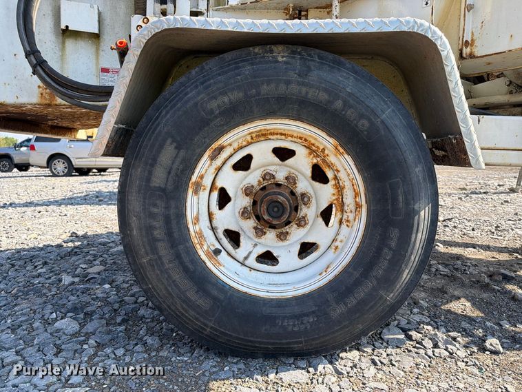 image for item YA4955 2016 Bandit 200UC wood chipper