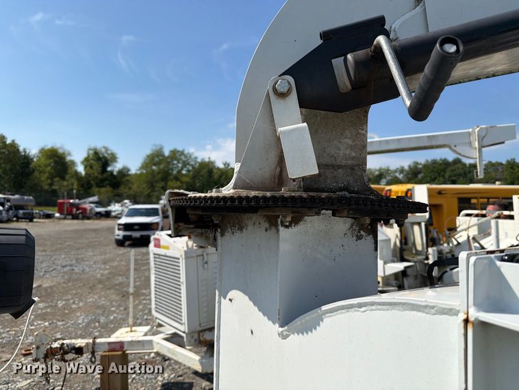 image for item YA4956 2019 Altec DC1317 wood chipper