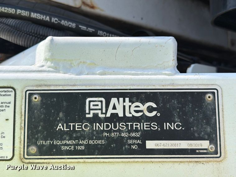 image for item YA4956 2019 Altec DC1317 wood chipper