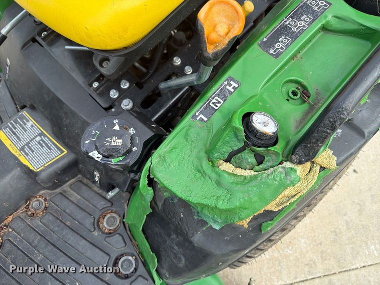 image for item YA5172 2021 John Deere 1023E MFWD tractor