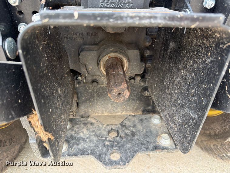 image for item YA5172 2021 John Deere 1023E MFWD tractor