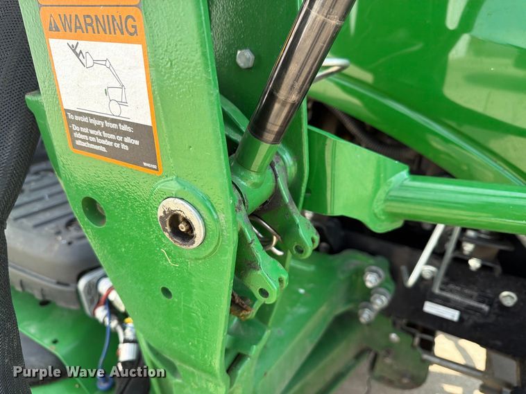 image for item YA5172 2021 John Deere 1023E MFWD tractor