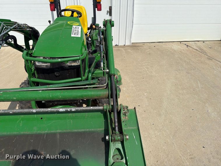 image for item YA5172 2021 John Deere 1023E MFWD tractor