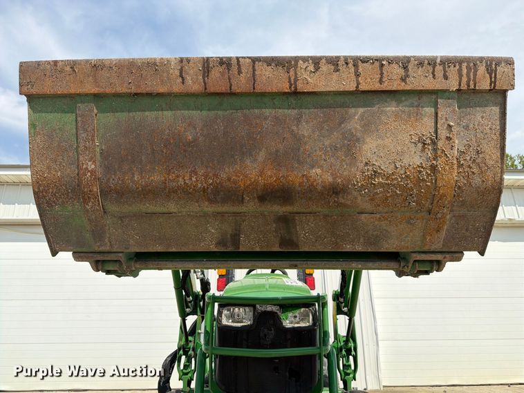 image for item YA5172 2021 John Deere 1023E MFWD tractor