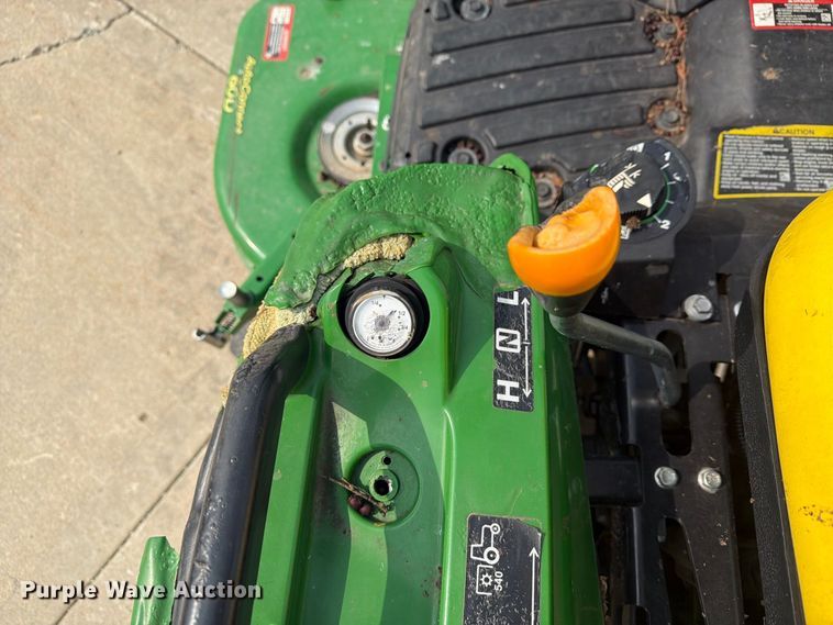 image for item YA5172 2021 John Deere 1023E MFWD tractor
