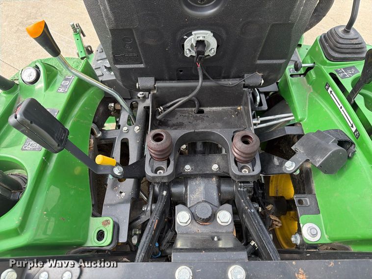 image for item YA5172 2021 John Deere 1023E MFWD tractor