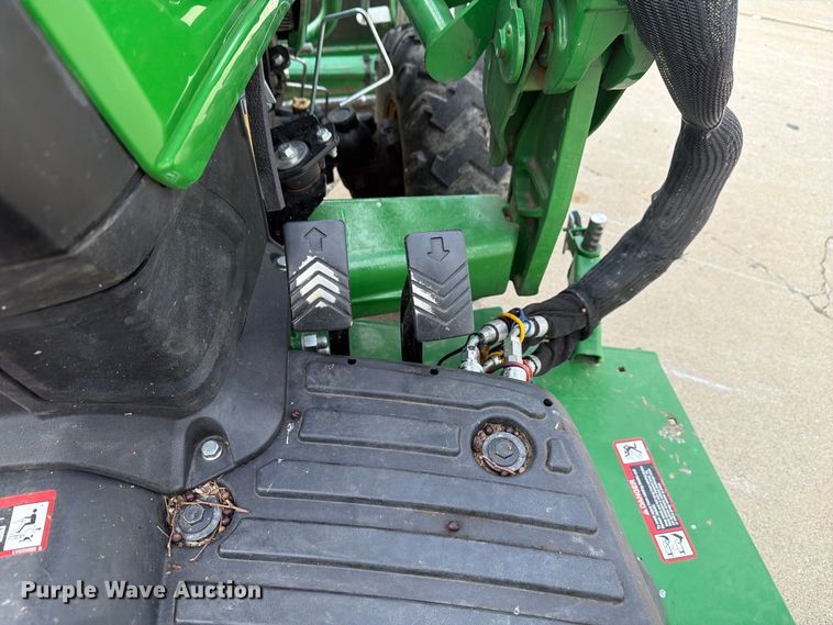 image for item YA5172 2021 John Deere 1023E MFWD tractor