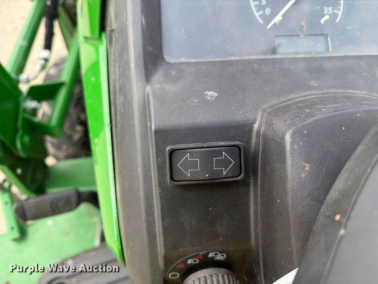 image for item YA5172 2021 John Deere 1023E MFWD tractor