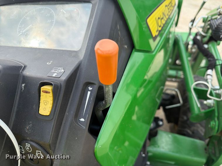 image for item YA5172 2021 John Deere 1023E MFWD tractor