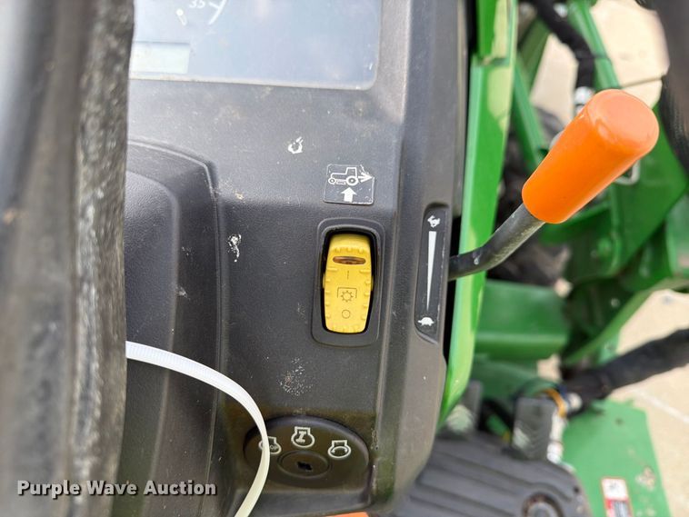 image for item YA5172 2021 John Deere 1023E MFWD tractor