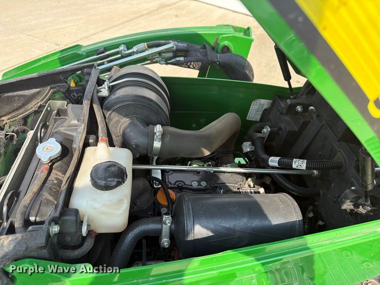 image for item YA5172 2021 John Deere 1023E MFWD tractor