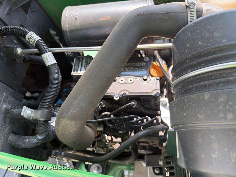 image for item YA5172 2021 John Deere 1023E MFWD tractor