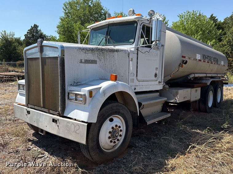 image for item DE6567 1986 Kenworth W900 tank truck