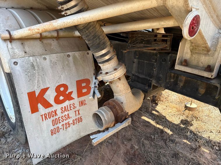 image for item DE6567 1986 Kenworth W900 tank truck