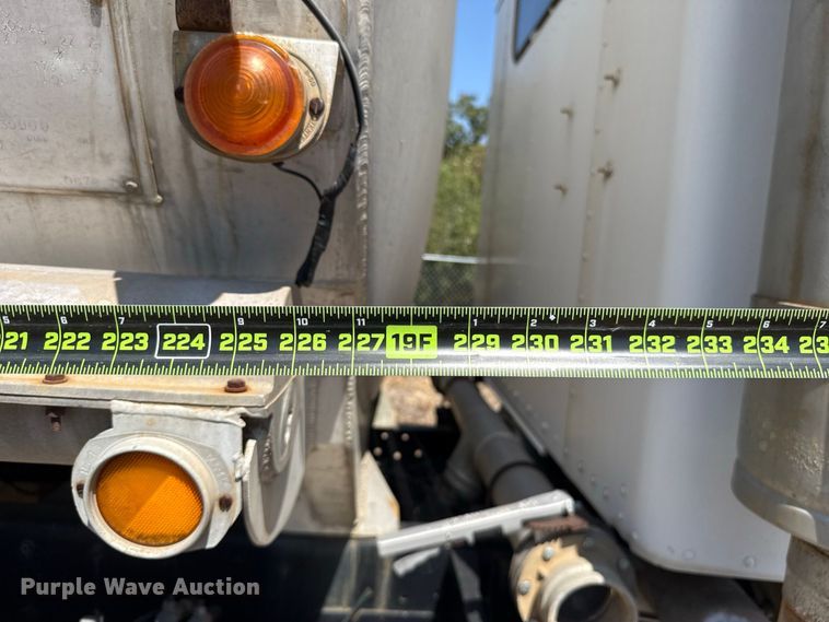 image for item DE6567 1986 Kenworth W900 tank truck