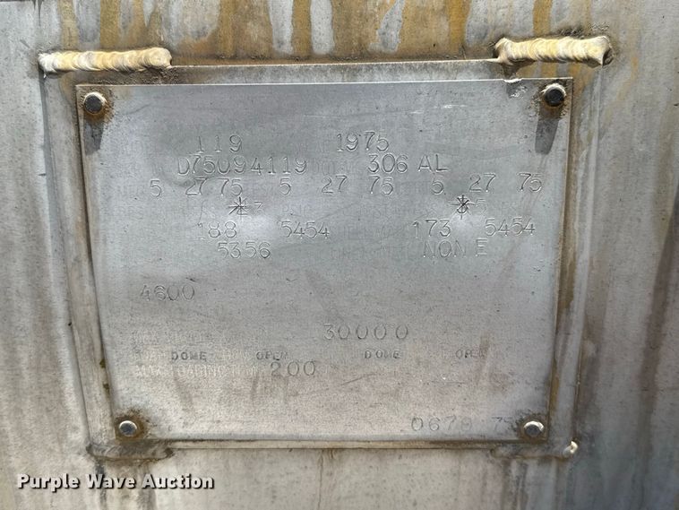 image for item DE6567 1986 Kenworth W900 tank truck