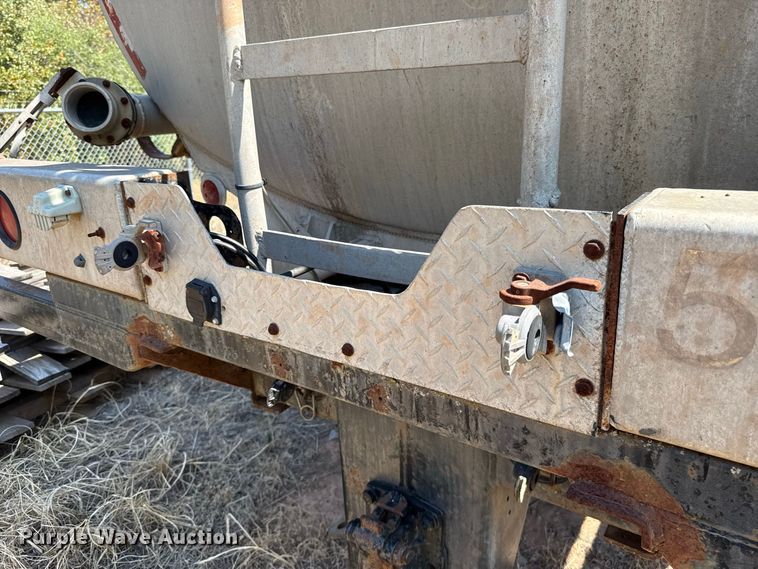 image for item DE6567 1986 Kenworth W900 tank truck