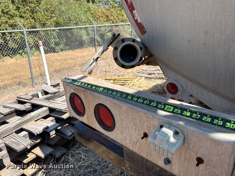image for item DE6567 1986 Kenworth W900 tank truck