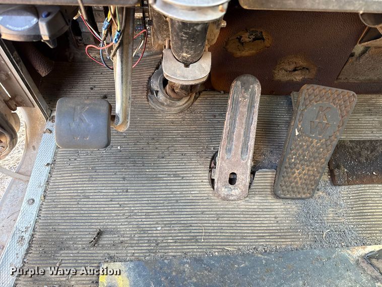 image for item DE6567 1986 Kenworth W900 tank truck