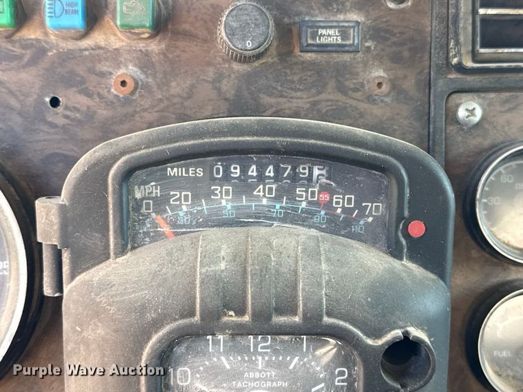 image for item DE6567 1986 Kenworth W900 tank truck