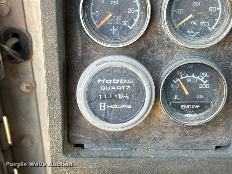 image for item DE6567 1986 Kenworth W900 tank truck