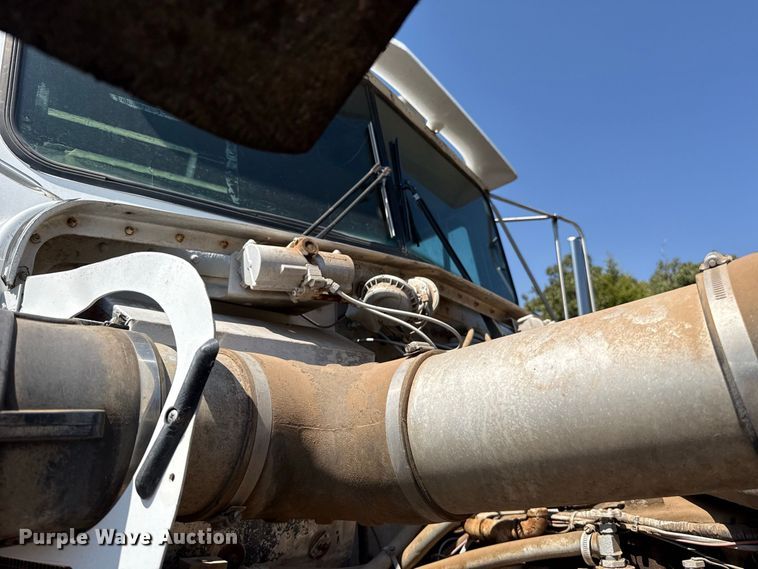 image for item DE6567 1986 Kenworth W900 tank truck