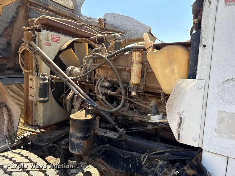 image for item DE6567 1986 Kenworth W900 tank truck