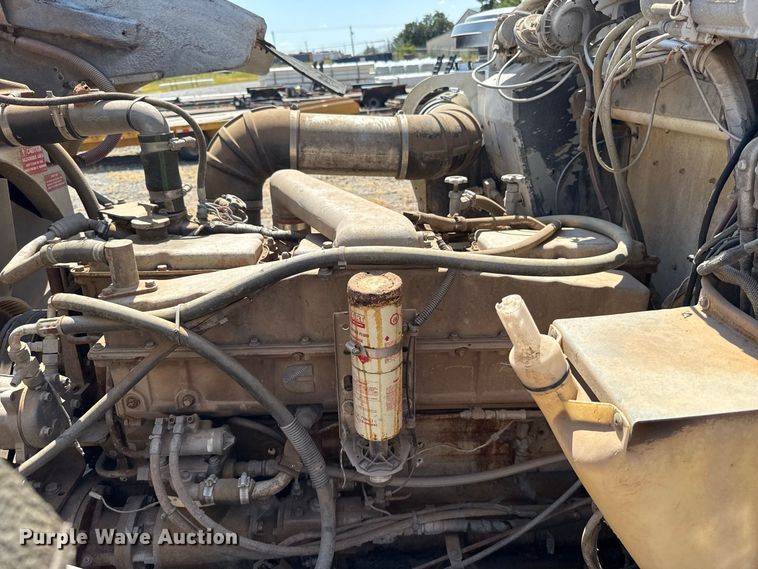 image for item DE6567 1986 Kenworth W900 tank truck