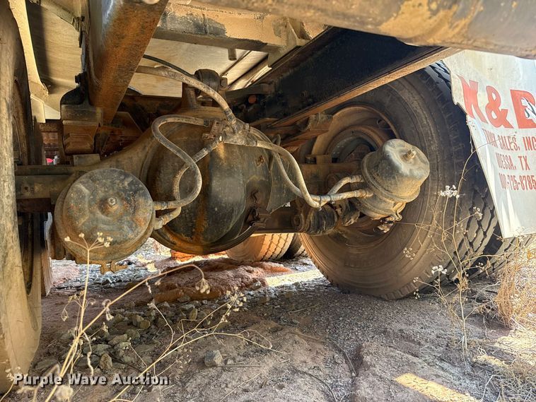 image for item DE6567 1986 Kenworth W900 tank truck