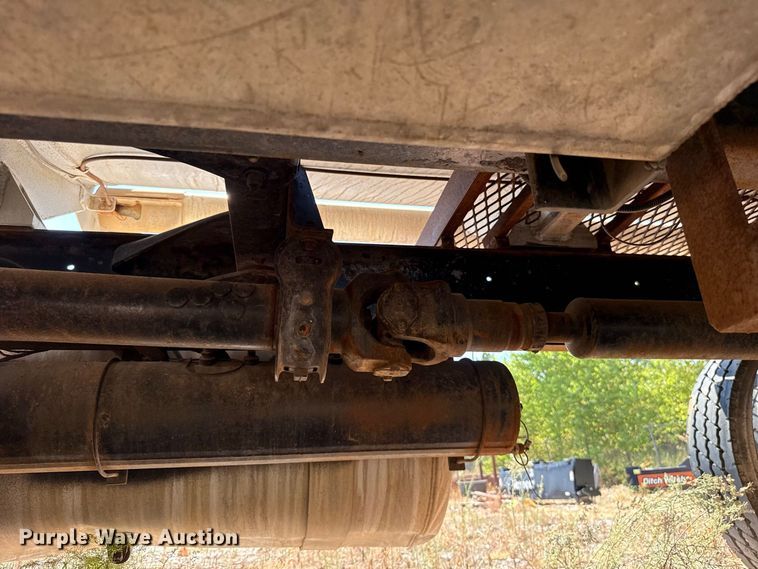 image for item DE6567 1986 Kenworth W900 tank truck