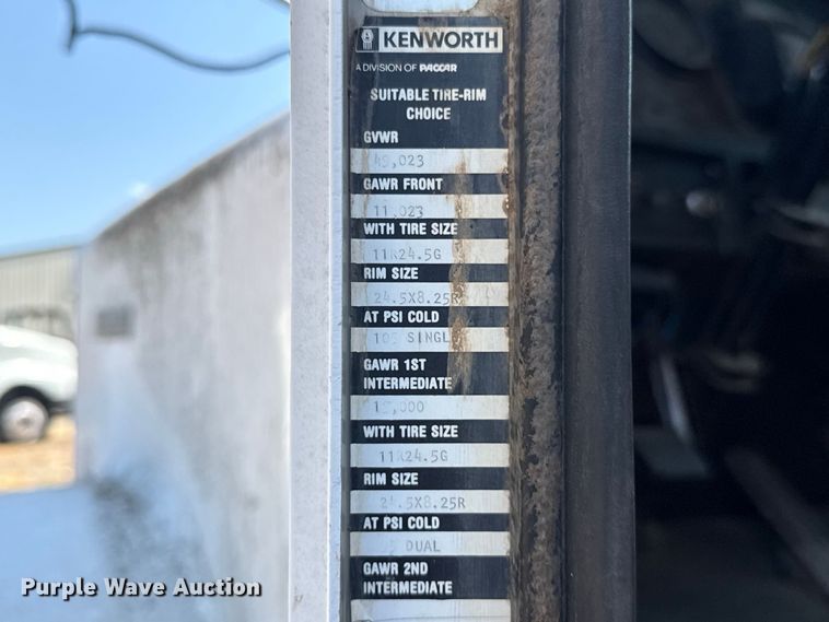 image for item DE6567 1986 Kenworth W900 tank truck