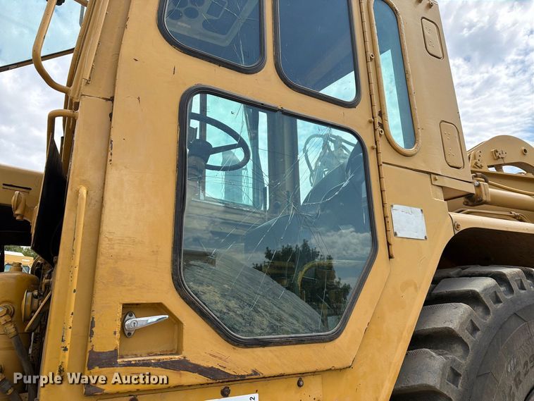 image for item DU3122 1985 Caterpillar 621B conventional scraper 