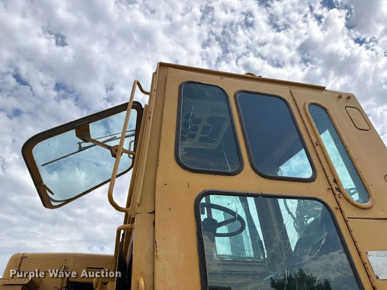 image for item DU3122 1985 Caterpillar 621B conventional scraper 