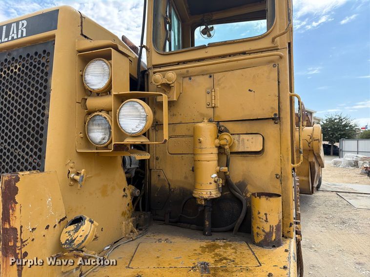 image for item DU3122 1985 Caterpillar 621B conventional scraper 